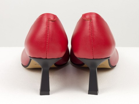Дизайнерські червоні  туфлі-човники на підборах "рюмочка" з натуральної італійської шкіри , Т-2116-13